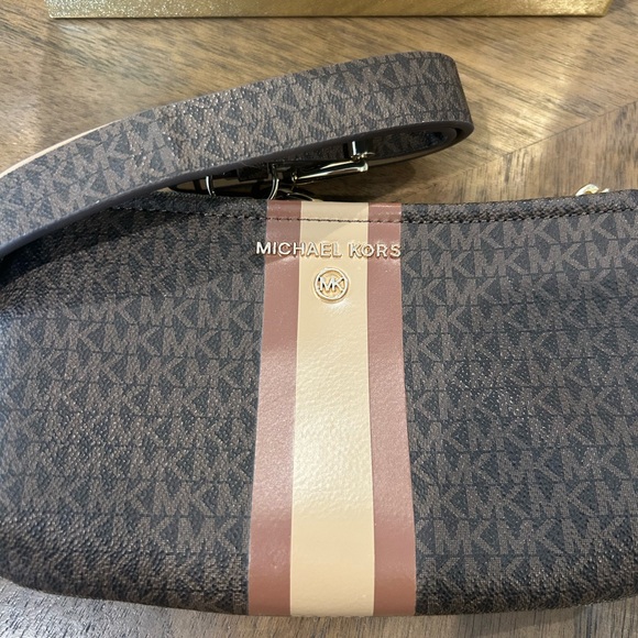 Michael Kors Brown and Tan Belt Bag Leather Adjustable, New In Sparkly Giftbox. - Picture 3 of 10